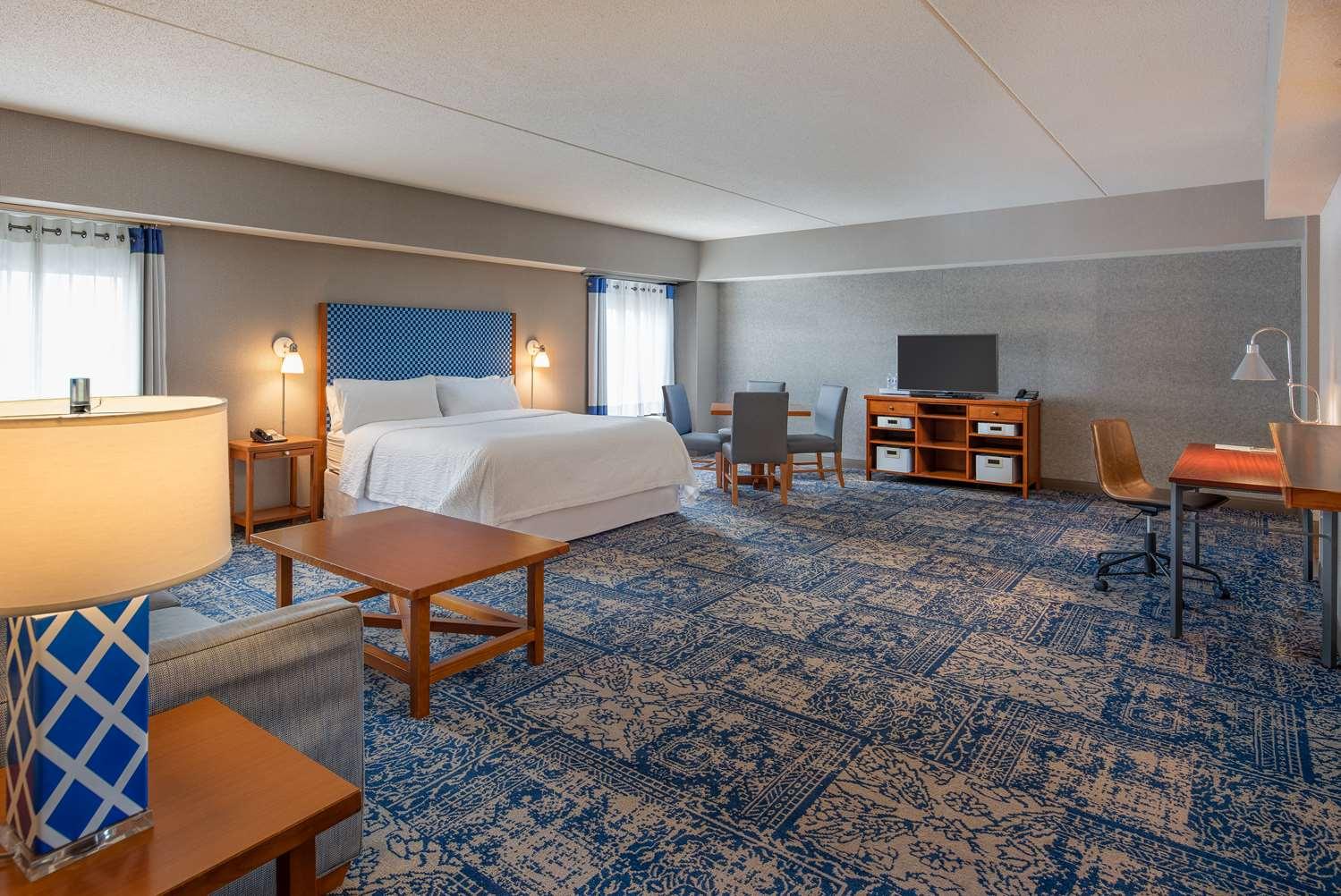 Four Points Sheraton Bangor Airport BANGOR AVIATOR HOTEL BW PREMIER COLLECTION BANGOR, ME 3* (United States) -  from £ 118 | HOTELMIX